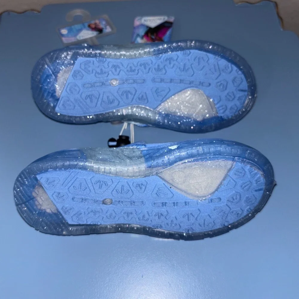 NWT Disney Frozen Quick Dry Non-Slip Water Shoes for Active Toddlers size 9/10